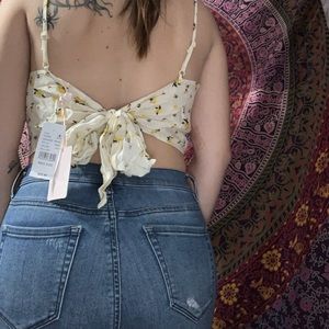 Yellow flower pattern cropped tank